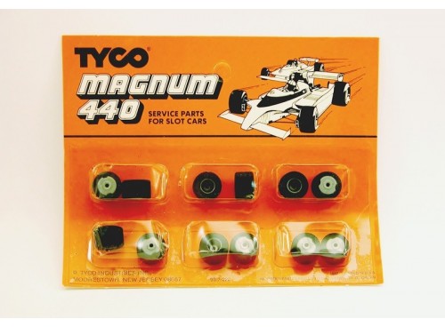 pièces Tyco blister de 12 Pneus Arrière Mousse Neufs d'origine pour Magnum 440
