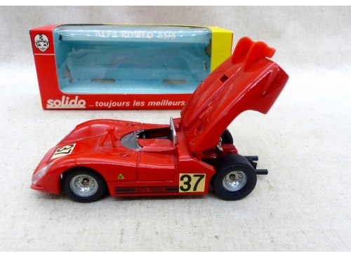 Solido 187 Barquette de course alfa-romeo 33/3 Near Mint Box ouvrant