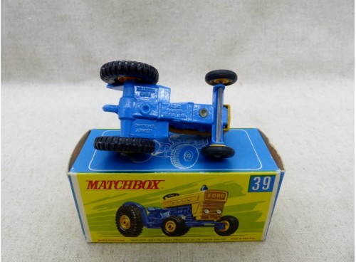 Matchbox superfast MB 39 tracteur Ford Near Mint Boite dessous