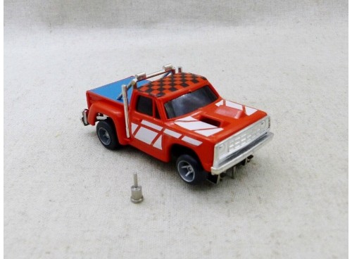 Ideal Red pick up truck with special guide to fit Tyco, AFX, Faller, etc