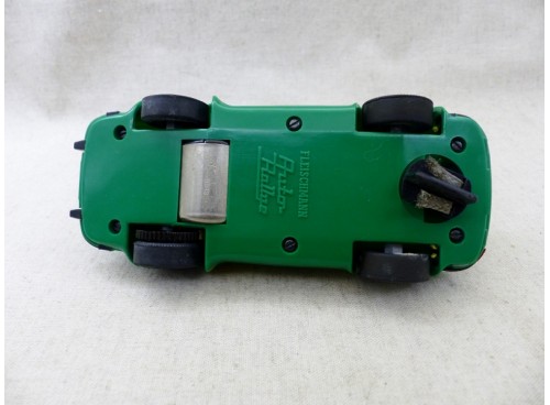 voiture Fleischmann Auto Rallye 3225 Porsche 911 Turbo verte vue de dessous