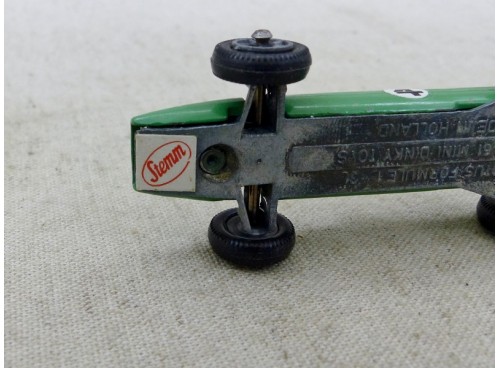 Dinky toys n°60 et 61 2 Formules 1 Lotus et Cooper Neuves Pub Stemm