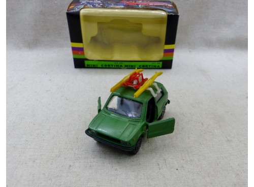 Mercury 24 Mini Cortina Innocenti avec Skis Near Mint Boite ouvrants