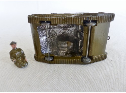 Britains 1876 Bren Gun Carrier Engin Militaire Blindé avec 1 Personnage dessous