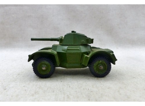 Dinky Toys 670 Véhicule Militaire Blindé Armoured Car canon