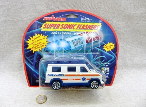 Majorette Serie 3300 Ambulance Super Sonic Flasher