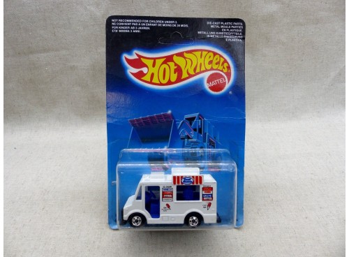 Hot Wheels 5904 camion Glacier Ambulant blanc