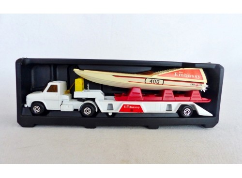 Matchbox KingSize K-27 Miss Embassy Powerboat et Transporteur détails