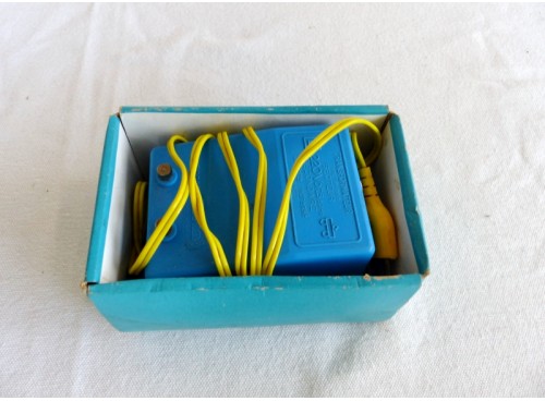 Transformateur Scalextric "junior" avec sa boite ( 0.8 A)