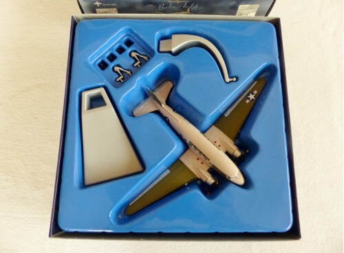 Corgi Toys Aviation Archive 47101 Douglas C-47A Skytrain detail