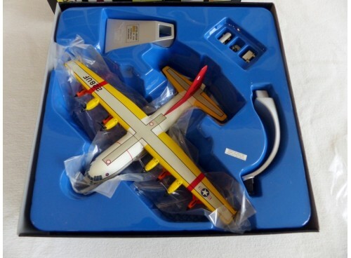 Corgi Toys AA31308 Lockeed DC-130A Hercules Drone Controller detail