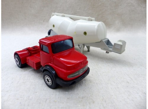Solido 376 Camion Mercedes Semi-Remorque Pulvérulente  (2)