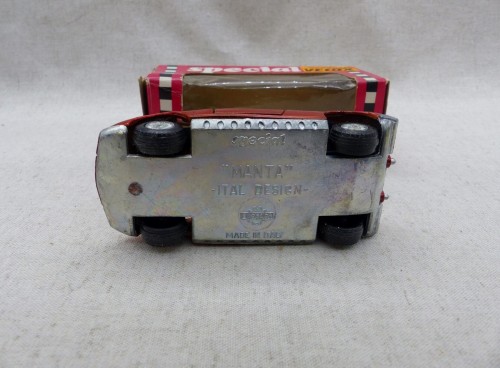 Mercury 305 Bizzarrini Manta dessous