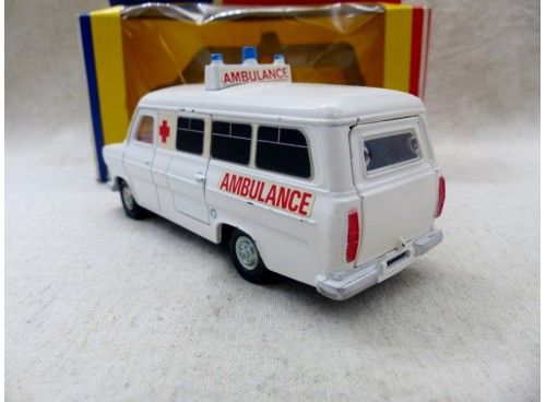 Dinky Toys 276 Ford Transit Ambulance (3) (variante avec brancard rouge)