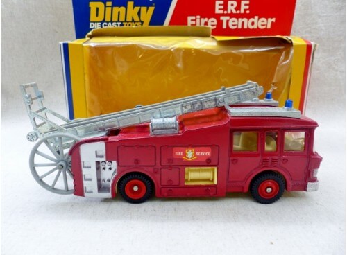 Dinky Toys 266 Camion Pompiers E.R.F Fire Tender