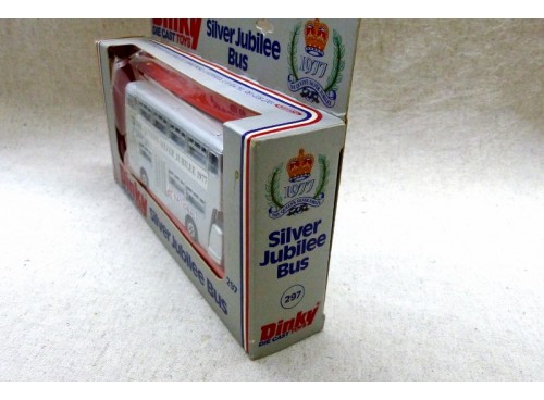 Dinky Toys 297 Bus du Jubilé d'Argent de la Reine Elizabeth II Silver Jubille Bus (1)