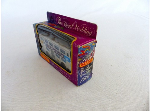 Matchbox KRW-15 Bus The Royal Wedding (2)
