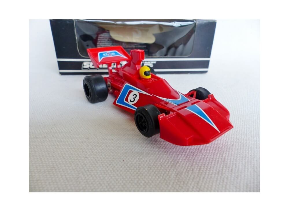 Circuits automobiles - voiture scalextric rouge