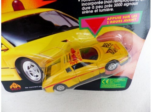 M.C. Toy 8988-93 3 inches Ferrari Testarossa Voiture Marshall 1/64° détail