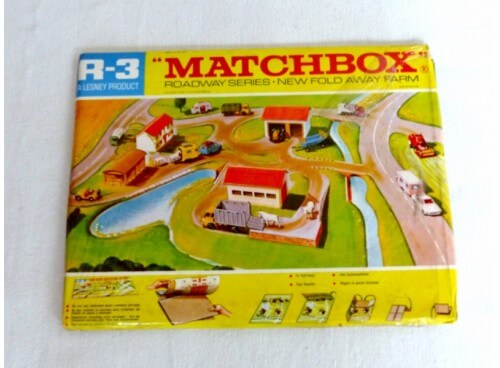 Matchbox R-3 Roadway Series Fold Away Farm / Tapis de jeu Thème agricole