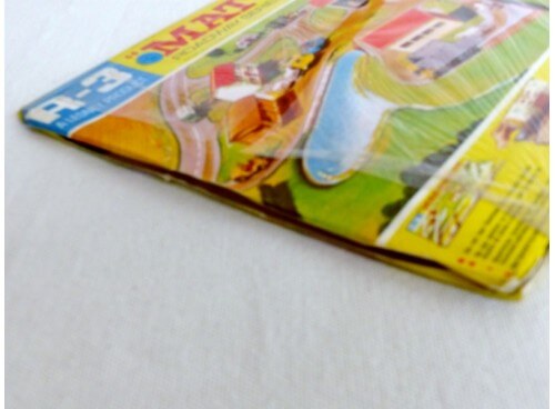 Matchbox R-3 Roadway Series Fold Away Farm / Tapis de jeu Thème agricole