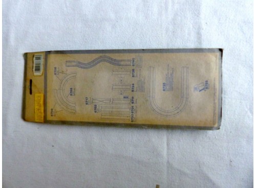 Tyco 6701 Paire de Rails droits 22.5 cms (9") neufs sous blister.